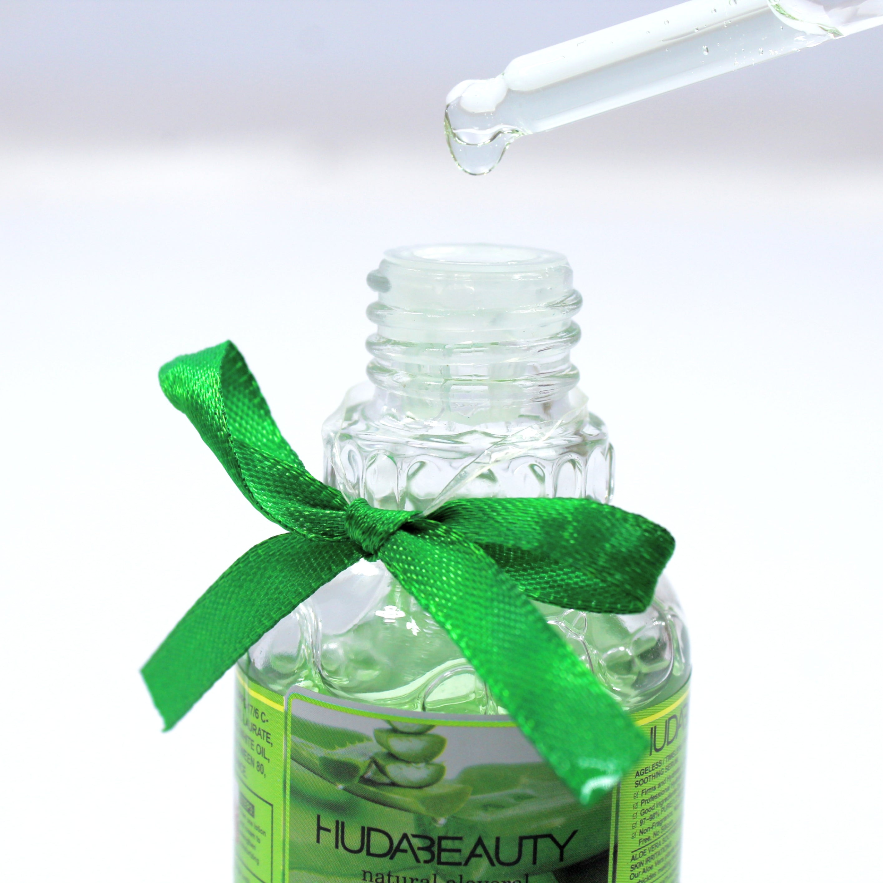 FACIAL SERUM ALOE VERAL  BY HUDA BEAUTY