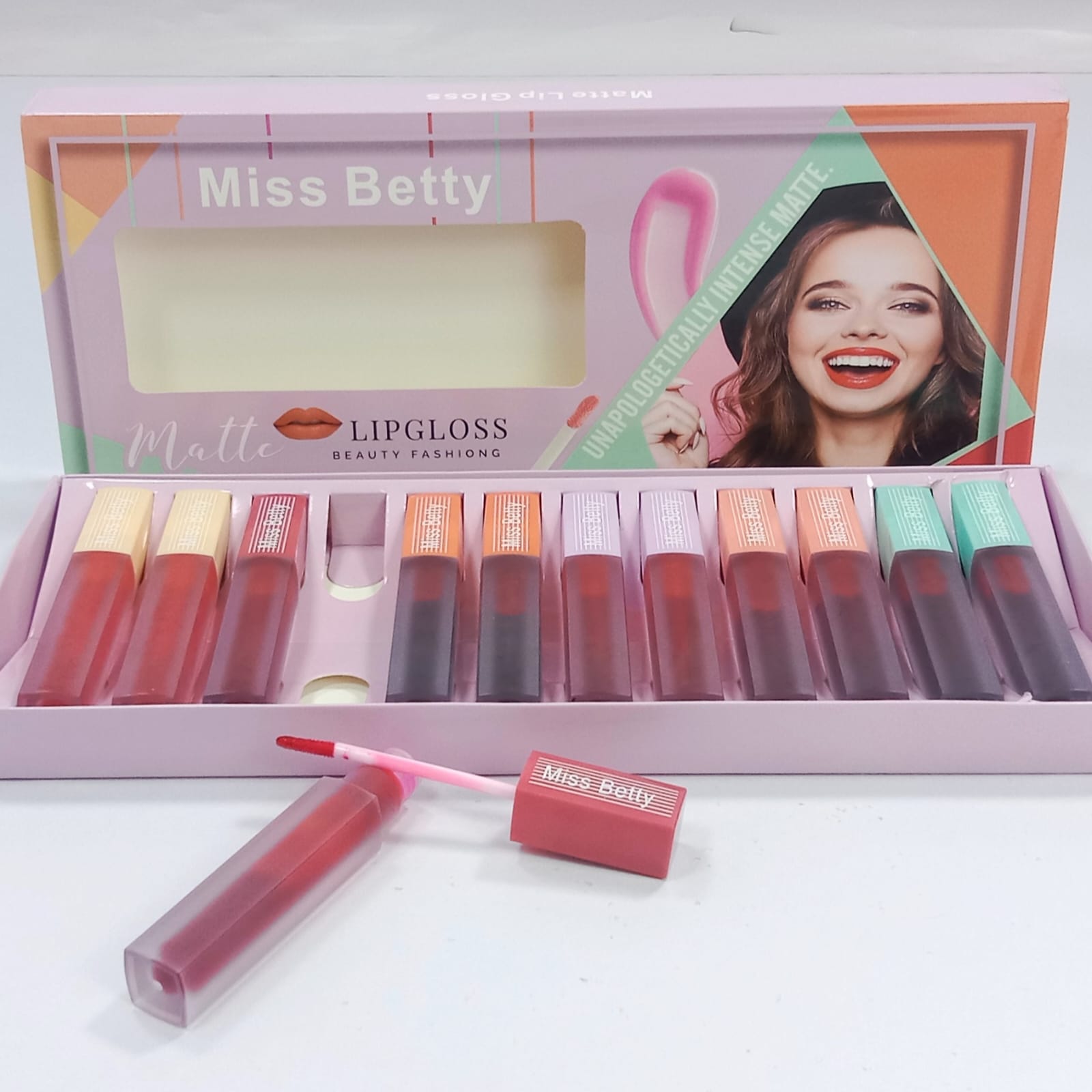 LIPGLOSS MISS BETTY MATTE 12 PCS