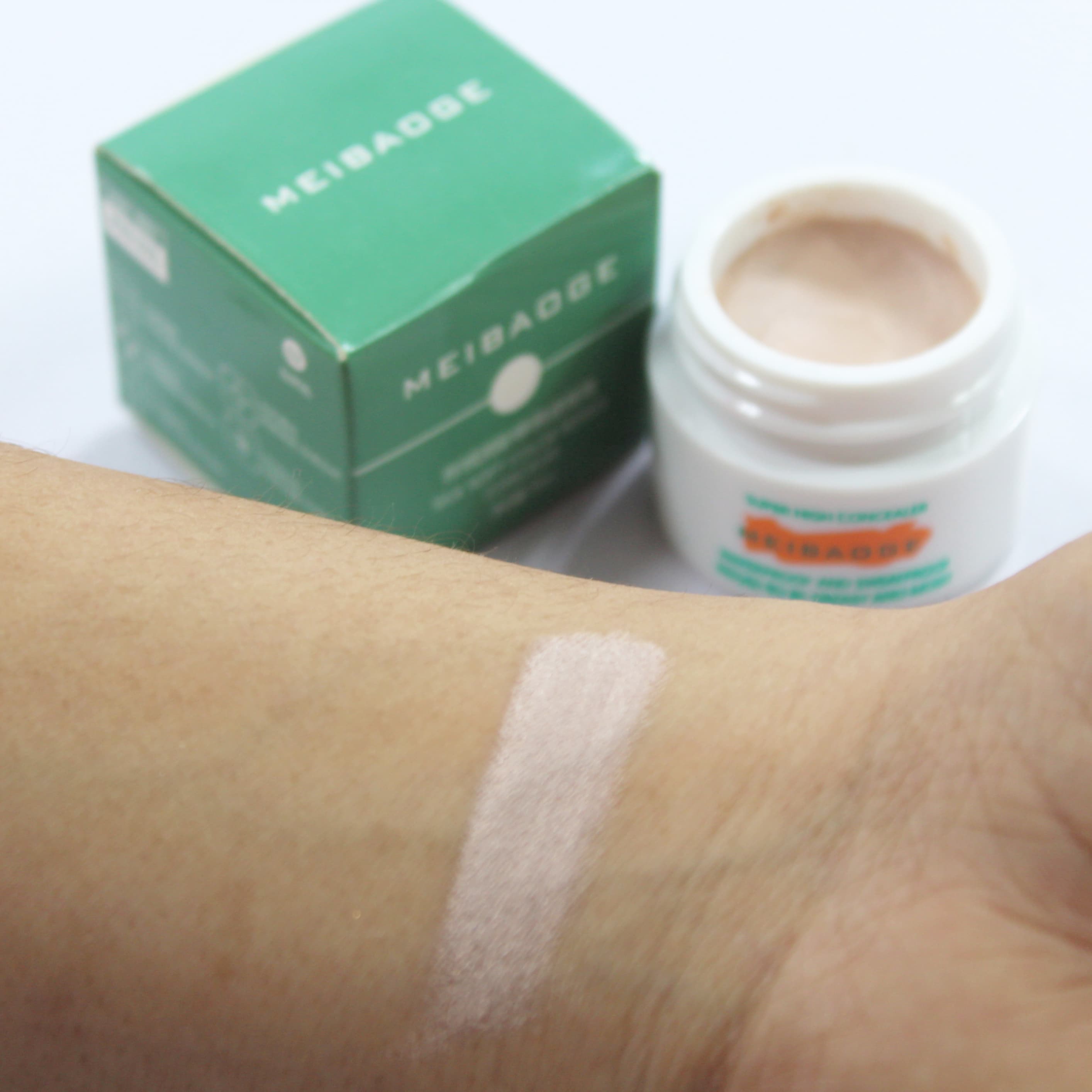 CONCEALER MEIBAOGE WATERPROOF AND SWEATPROOF