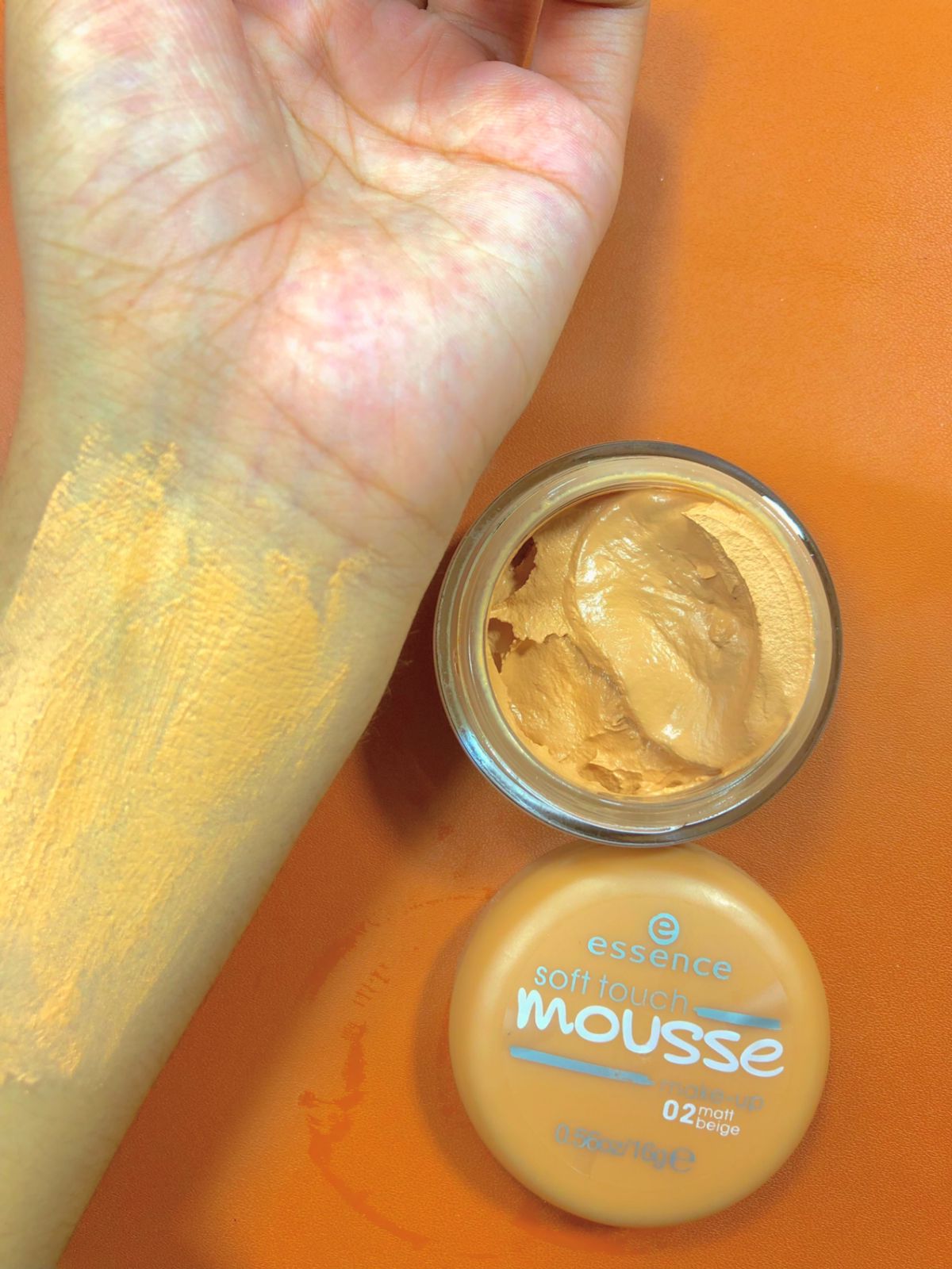 FOUNDATION ESSENSE SOFTTOUCH MOUSE MAKEUP