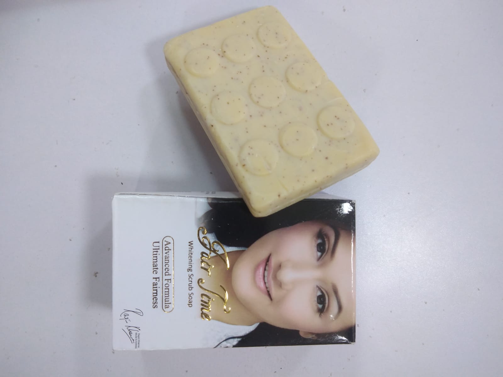 FAIR TIME WHITENING SCRUB SOAP