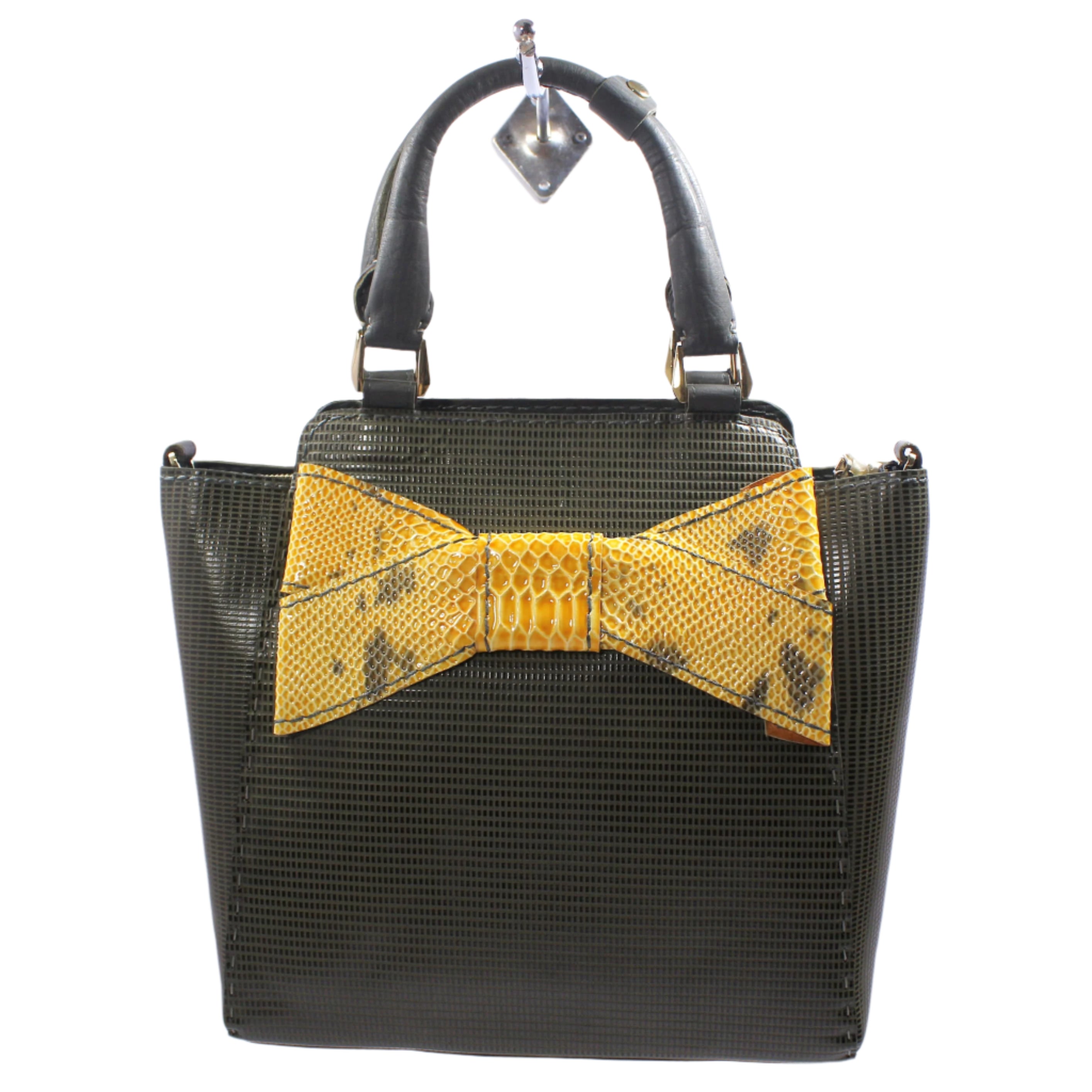 BAGS B16