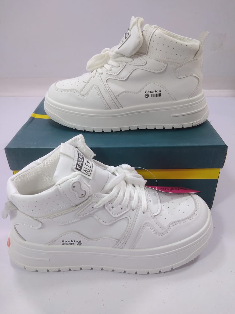 WHITE SNEAKERS