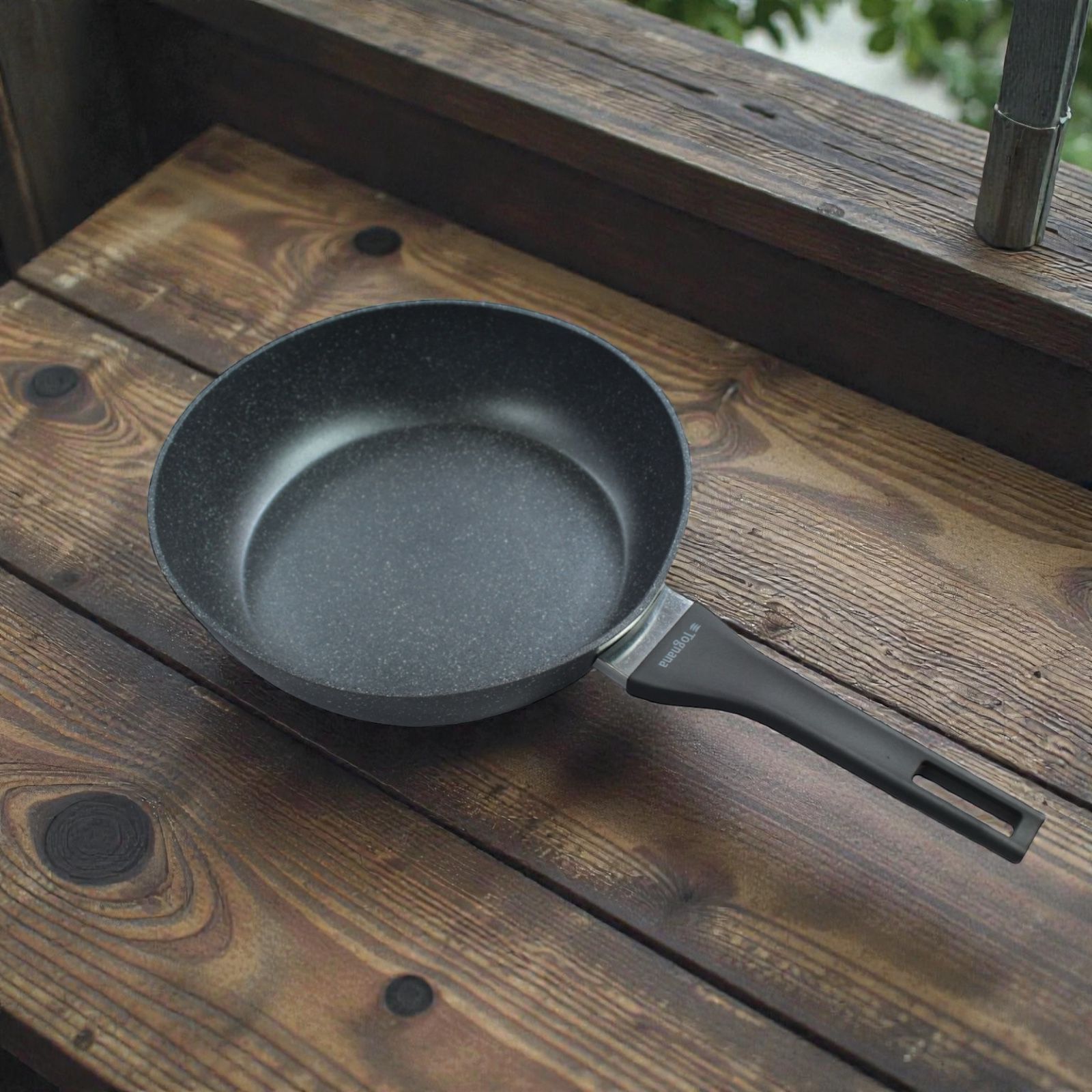 Pan In Black Tognana