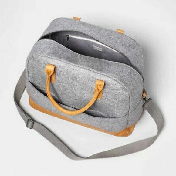 TRAVELING BAG