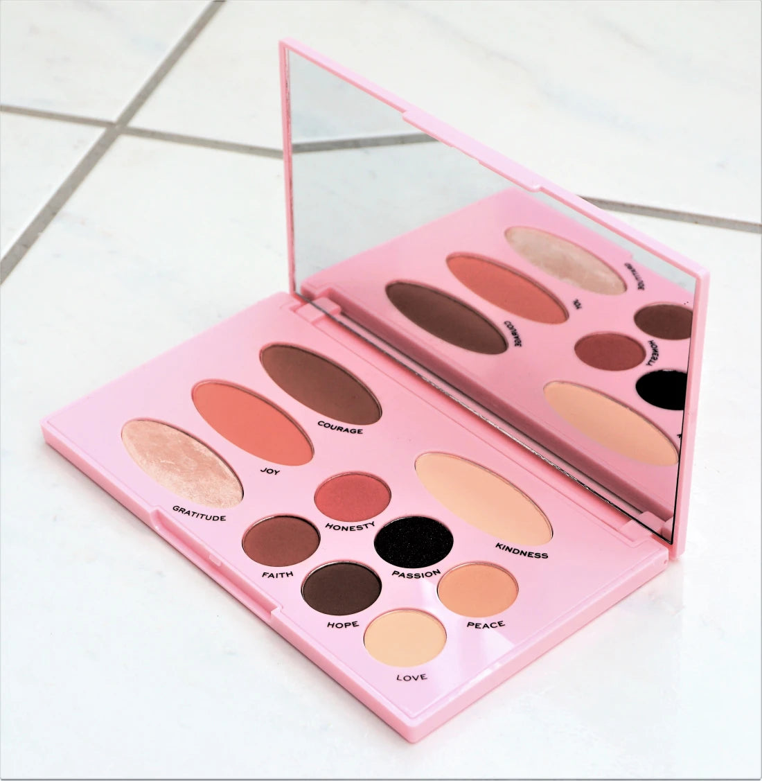 EYESHADOW BY THE EMILY EDIT