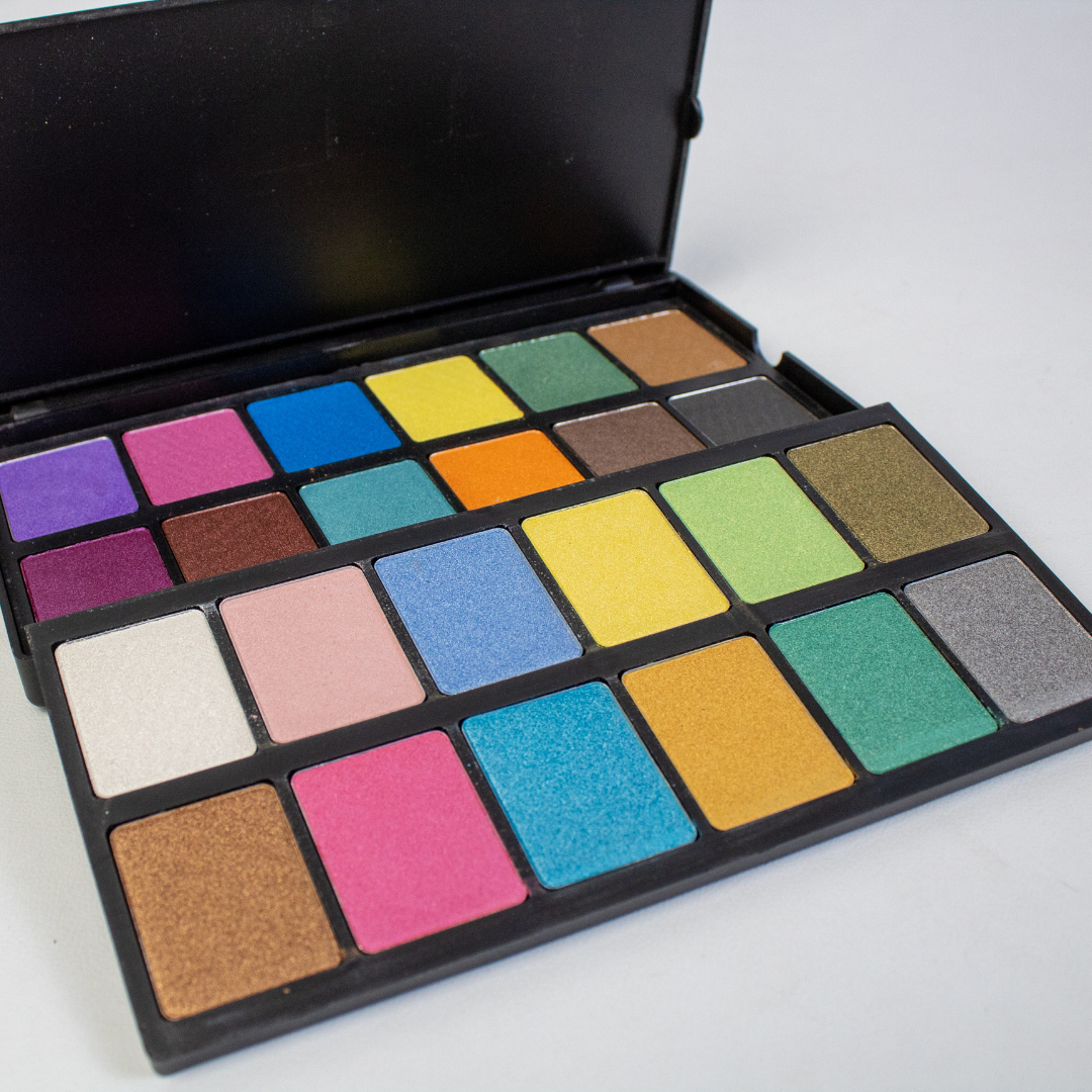 EYESHADOW PALETTE BEAUTY DOOR